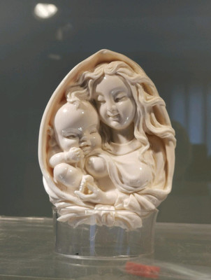 匠心傳承，美在指尖——參觀上海工藝美術(shù)品館有感